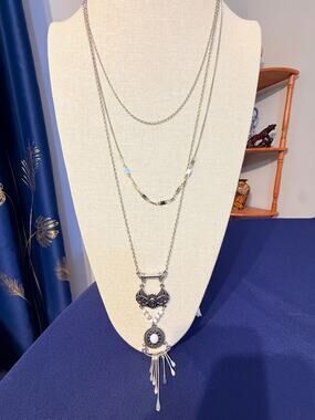 Vintage Southwestern Layered White Bead Tassel Necklace 22–34”